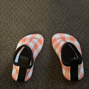Plaid baby water shoes